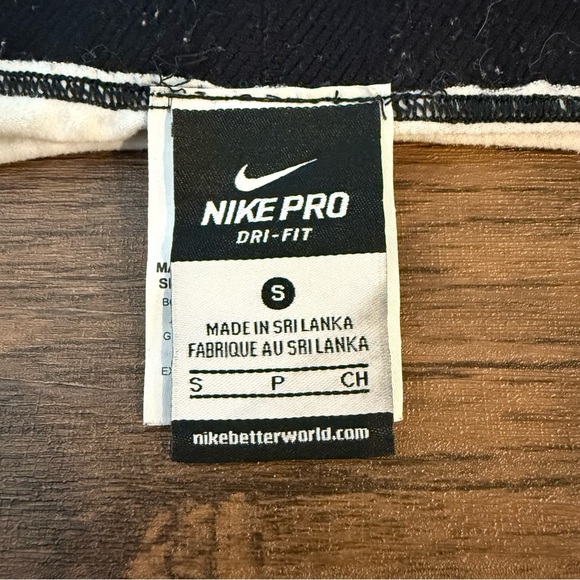 Nike Pro Hyperwarm Compression Polka Dot Leggings - Picture 7 of 9